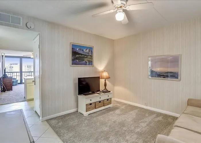 Perfect With Balcony Ac Washer & Dryer Pools & Sauna